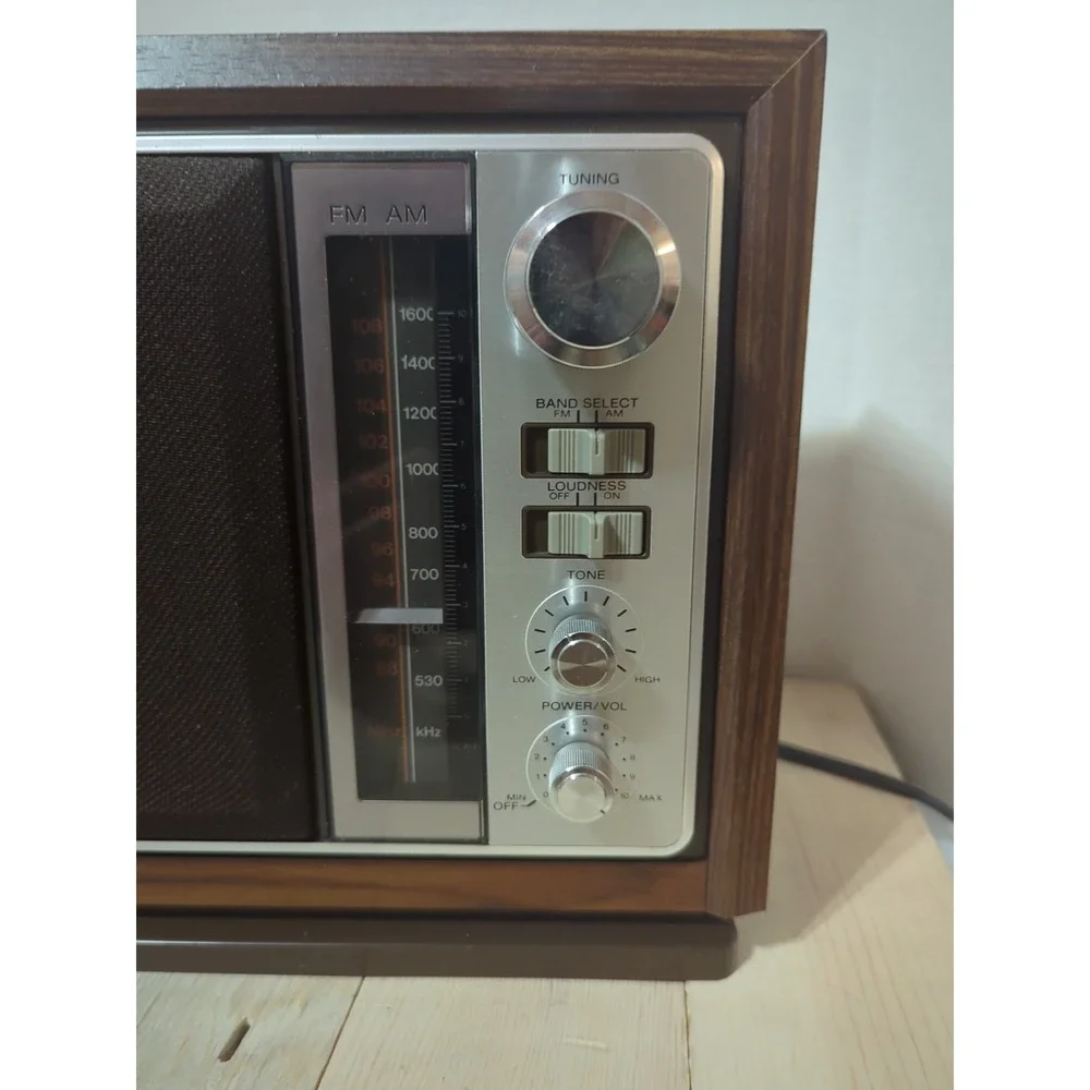 Vintage Sony ICF-9740W AM/FM Tabletop Radio - WORKS